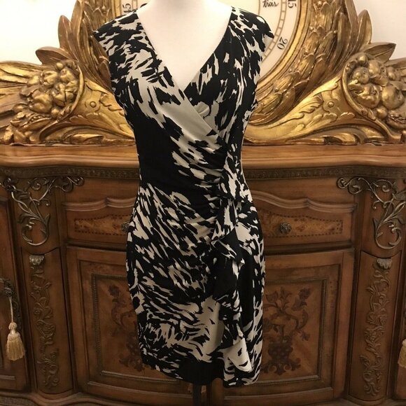 EN FOCUS. Size 4P Dress. Ruching and Front Cascading Ruffle. V Neck. B17 - Picture 1 of 8